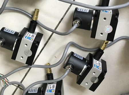 �x��ֱ��λ�Ƃ�����ע�������